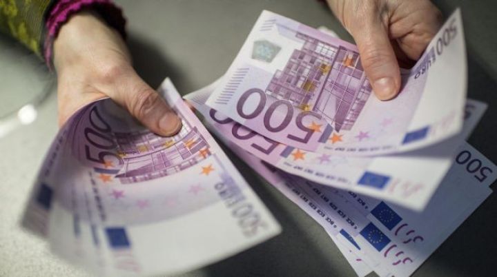 "Ya borclarımızı silirsiniz, ya da Avrodan çıxırıq"