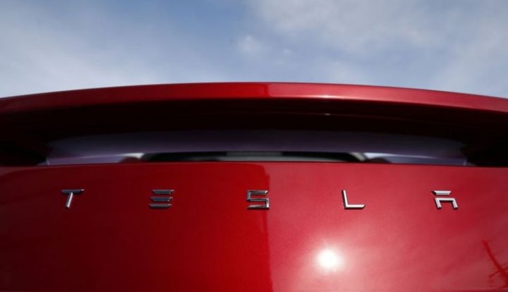 Tesla indi də ixtisara başlayır - 3000 NƏFƏR