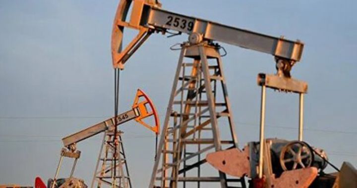 ABŞ Energetika Nazirliyi Omikron ştammına görə neftə tələbatın azaldığını etiraf edib