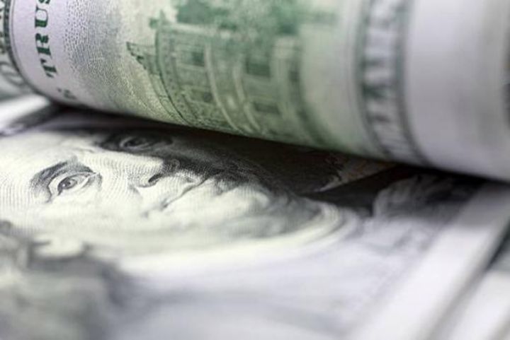 Rusiyanın xarici ticarət balansının profisiti kəskin artıb