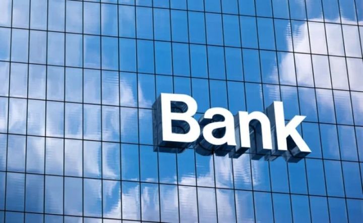 Azərbaycanda 24 bankın öhdəlikləri artıb
