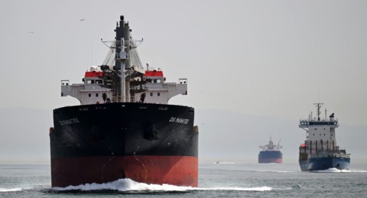 Türkiyə gəmilərin boğazlarından keçməsi üçün ödənişləri artıracaq