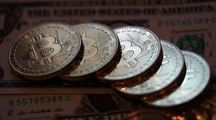 Bitcoin ilin ən aşağı səviyyəsində