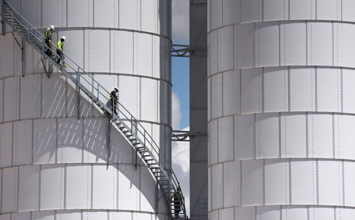 Neft ticarətçiləri 100 dollar qiymətini proqnozlaşdırırlar