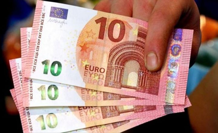 Avro və neft ucuzlaşdı