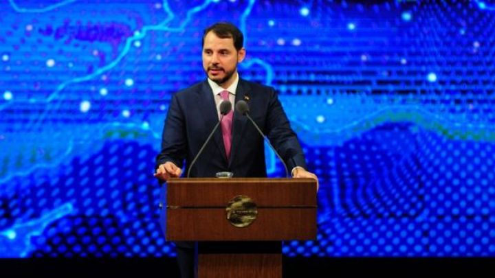 Türkiyənin Xəzinə və Maliyyə Naziri istefa verdi