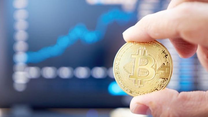 Bitcoin-in qiyməti 18 min dolları aşdı