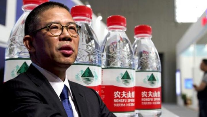 Şüşə suyu milyarderi Çinin ən varlı adamı oldu