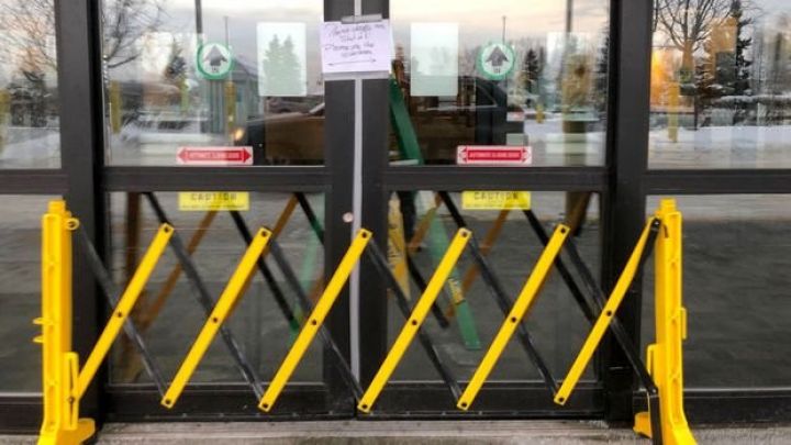 "Starbucks" mağazalarını bağladı, "Toyota" istehsalı dayandırdı