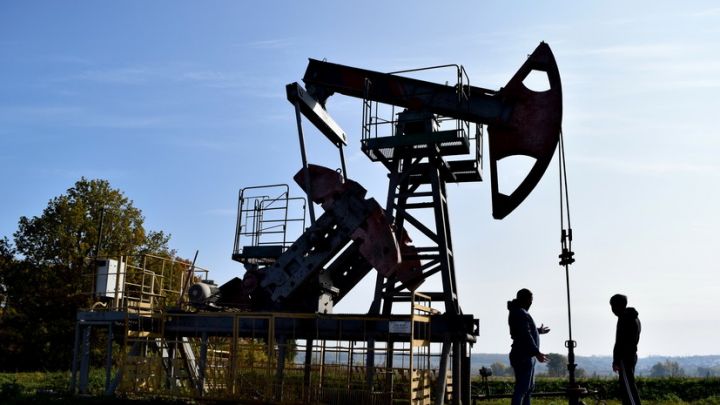 Dünya bazarında neftin qiyməti yüksəlir