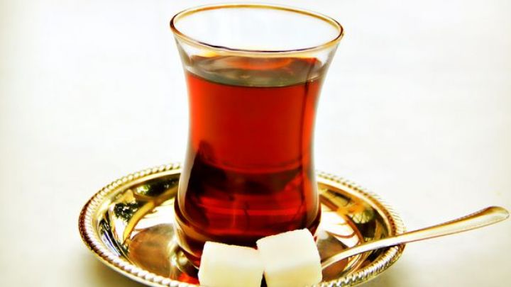 Türkiyə şirkəti "Çaykur" yaş çayın alış qiymətini  43,7% artırıb