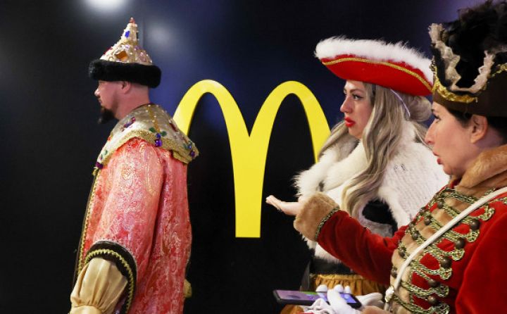 "McDonald's" Rusiyada yeni brend yaratmaq üzərində işləyir - AD VARİANTLARI