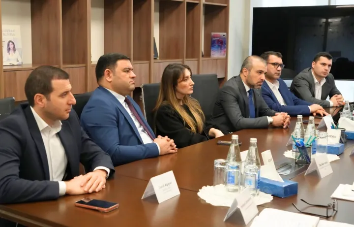 Ticarət şəbəkələrinin açıq məkanda reklamların yerləşdirilməsi ilə bağlı çətinlikləri var.