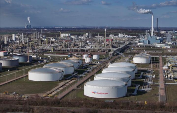 Avropada qazın qiyməti 2022-nin dekabrından bəri ilk dəfə 1000 kubmetr üçün 890 dolları keçib