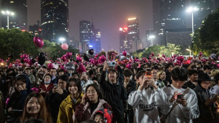 Çinin əhalisi azalmaqda davam edir - 1949-cu ildən bəri bir ilk yaşanıb