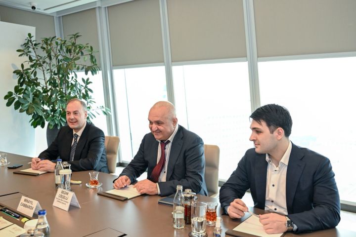 Qəbələdə nəhəng pivə və sərinləşdirici içki zavodu tikiləcə- Nazir şirkətin sahibilə görüşdü